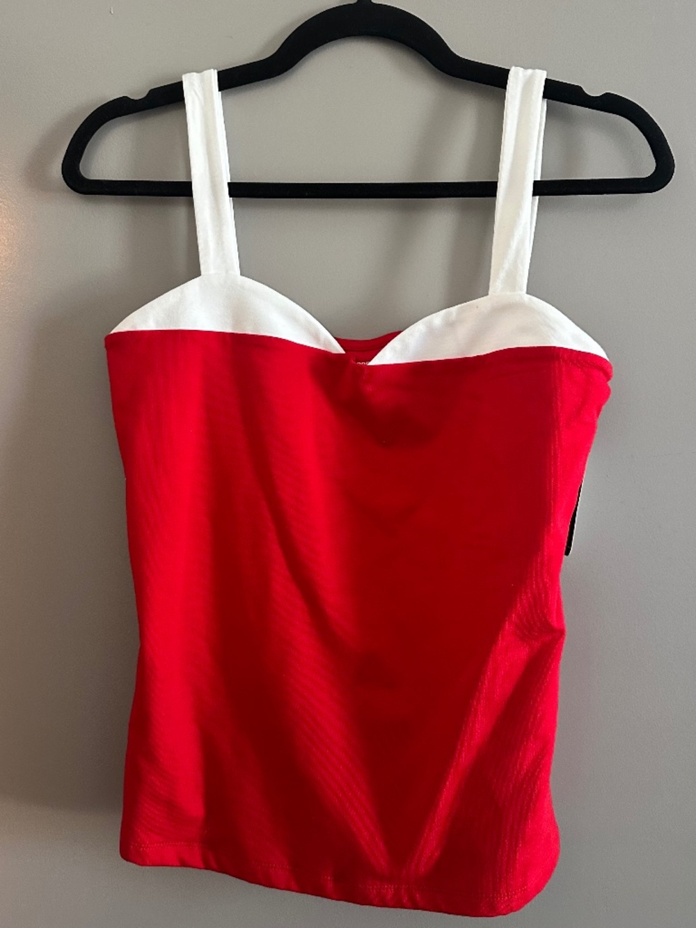 Express Body Contour Contrast Sweetheart Tank Top worn once. Size M